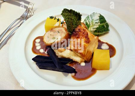 Poulet au maïs avec panure d'amande Banque D'Images