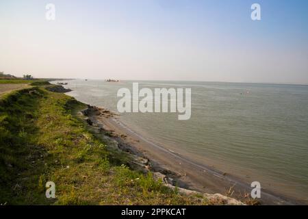 Belle vue sur le paysage de la rivière Padma au Bangladesh Banque D'Images