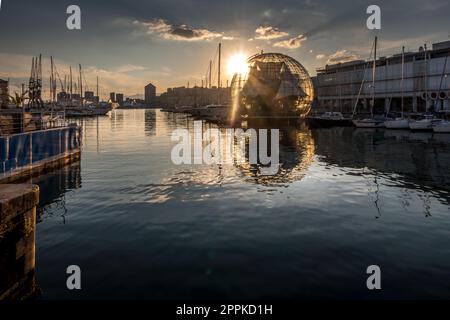 Gênes, Italie - 06 06 2021: Porto Antico Vieux Port à Gênes, Italie. Banque D'Images