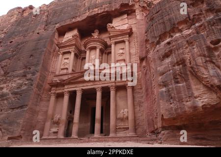 La façade spectaculaire du trésor, al khazneh, Petra, Jordanie Banque D'Images