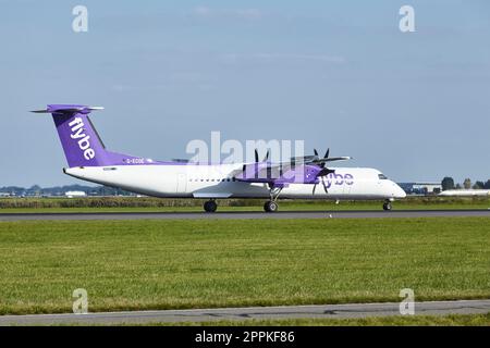 Amsterdam Airport Schiphol - de Havilland Canada Dash 8-400 des terres flybe Banque D'Images