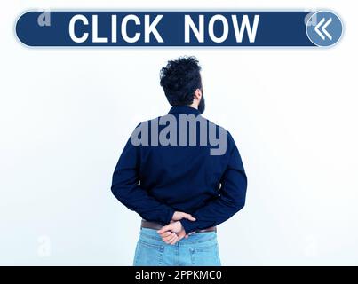 Inspiration montrant le signe cliquez maintenant. Approche professionnelle appuyer sur le bouton signifie s'abonner aux notifications push Banque D'Images