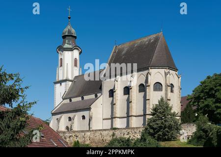 L'église paroissiale de Saint Nicholas un des sites haut au-dessus, au-dessus de la municipalité d'Emmersdorf en Autriche Banque D'Images