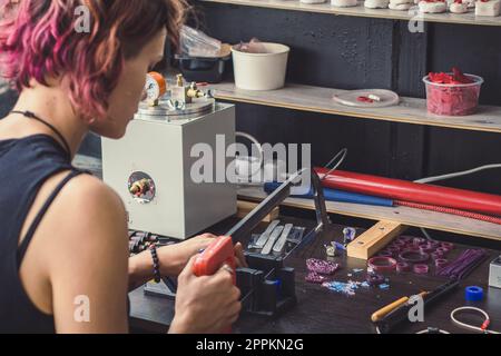 Gros plan de la bijouterie sur la photo concept de travail Banque D'Images