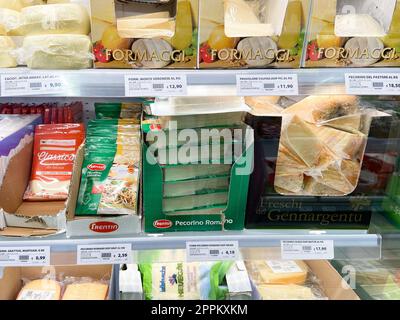 Fromages et prix dans Prix supermarché à Venise Banque D'Images