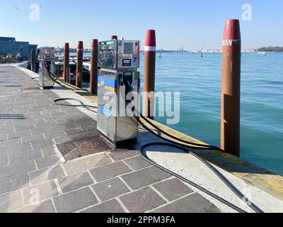 Station d'essence sur le front de mer de Lido di Venezia Banque D'Images