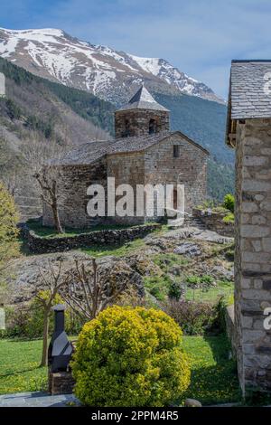 Rues d'un village de montagne européen typique Banque D'Images