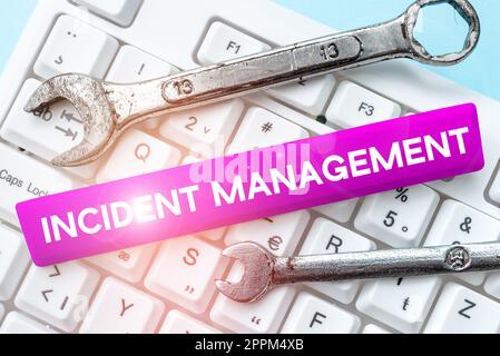 Gestion des incidents de texte d'écriture manuscrite. Processus de présentation de l'entreprise pour ramener le service à la normale risques corrects Banque D'Images