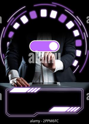 Dame assise à la table et appuyant sur le bouton virtuel avec son doigt. Téléphone portable posé sur le bureau et lumineux. Information importante à l'intérieur du cadre dans un style futuriste. Banque D'Images