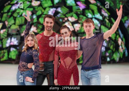 Alexia Kruk, Guillaume Cizeron, Gabriella Papadakis et Jan Eisenhaber au photocall du spectacle Holiday on Ice A New Day au Tempodrom Berlin, 01 03 2023 Banque D'Images