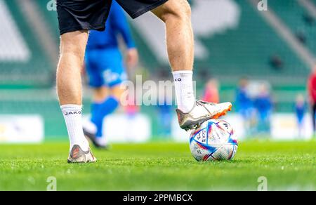 Wien, Autriche - 24 février 2023: Ballon de football sur le terrain, deuxième ligue autrichienne Banque D'Images