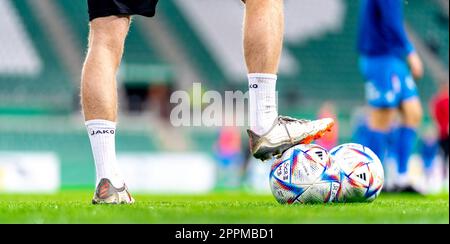 Wien, Autriche - 24 février 2023: Ballon de football sur le terrain, deuxième ligue autrichienne Banque D'Images