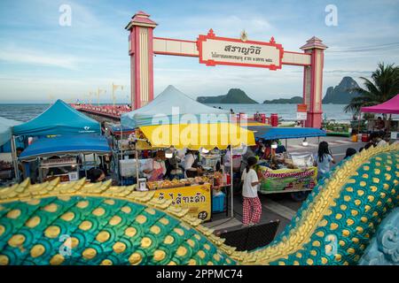 THAÏLANDE PRACHUAP KHIRI KHAN NIGHTMARKET Banque D'Images