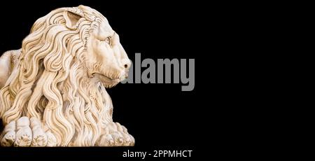 Statue de lion antique , en pierre, avec espace de copie. Concept de sécurité, sécurité, garde. Banque D'Images