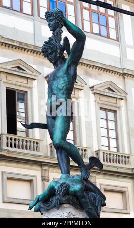 Florence - Italie - Persée avec la tête de Méduse, sculpture en bronze réalisée par Benvenuto Cellini, 1554. Banque D'Images