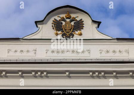 Hofburg, ancien palais des Habsbourg, armoiries sur le dessus, Innsbruck, Autriche Banque D'Images