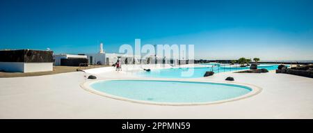 Vue sur Islote de Fermina à Arrecife, Lanzarote conçu par Cesar Manrique Banque D'Images