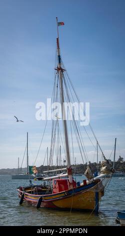 Bateau de pêche à Alvor, Portugal Banque D'Images