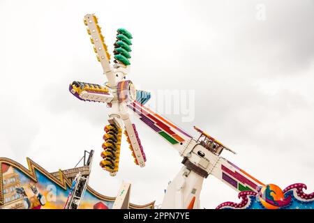 MUNICH, ALLEMAGNE - SEPTEMBRE 19 : tours du parc des expositions à l'Oktoberfest de Munich, Allemagne sur 19 septembre 2017. L'Oktoberfest est la plus grande bière Banque D'Images