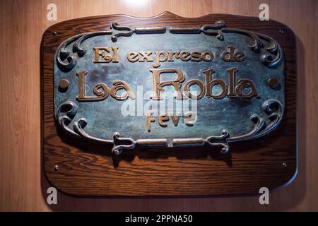 Plaque de El Expreso de la Robla train de luxe traversant Bilbao à Leon dans le nord de l'Espagne, en Europe. Marque de commerce Banque D'Images