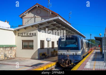 Gare de Cistierna, Leon, Castilla y Leon, Espagne. Expreso de la Robla train de luxe traversant Bilbao à Leon dans le nord de l'Espagne, en Europe Banque D'Images