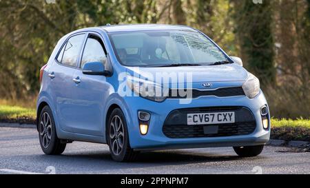 Stony Stratford, Bucks, Royaume-Uni - février 9th 2023. Bleu 2017 KIA PICANTO Banque D'Images