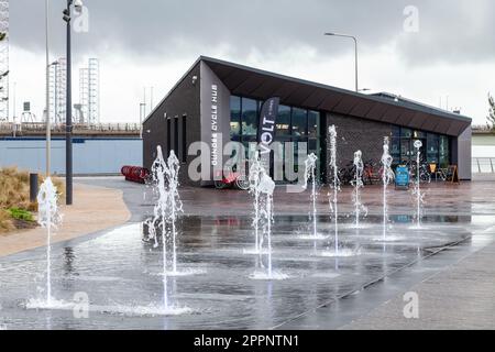 Dundee cycle Hub le long de l'Esplanade Riverside. Banque D'Images