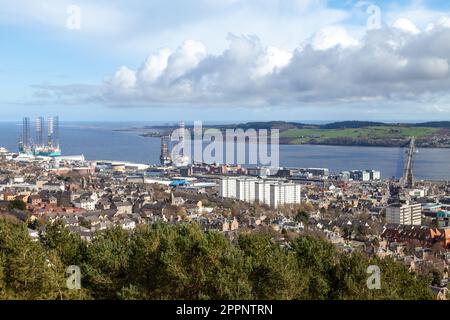 Dundee City de Dundee Law avec le Firth of Tay et Fife en arrière-plan. Banque D'Images