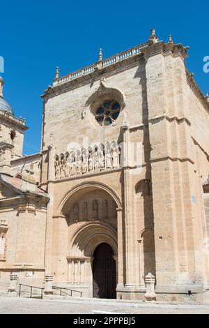 La cathédrale de Santa María (Ciudad Rodrigo), province de Salamanque, Castille et León, Espagne, a été déclarée bien de petits culturel en 1889. Banque D'Images