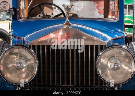 Sparkford.Somerset.United Kingdom.26 mars 2023.A Rolls Royce Phantom 2 Sedanca Deville de 1930 est en exposition au Haynes Motor Museum Banque D'Images