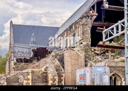 Christchurch, Nouvelle-Zélande - 5 avril 2014. Vue rapprochée de la flèche et de la tour endommagées de la cathédrale Christ Church trois ans après le tremblement de terre. Banque D'Images