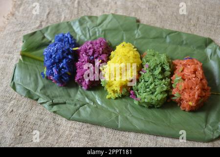 Riz collant de 5 couleurs dans le nord-ouest du Vietnam, en Asie Banque D'Images