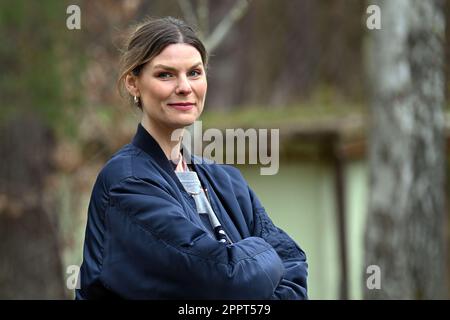 Rheinsberg, Allemagne. 19th avril 2023. EVA Briegel, chanteuse du groupe Juli, a pris sa photo lors d'une séance de photos au Landhaus Siebenwasser. Le nouvel album du groupe Juli, intitulé "l'été est terminé", sera publié sur 28.04.2023. Crédit : Michael Bahlo/dpa/Alay Live News Banque D'Images