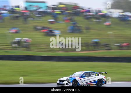 BTCC 2023, British Touring car Championship, Donington Park circuit, Team BMW, West Surrey Racing, Colin Turkington Banque D'Images