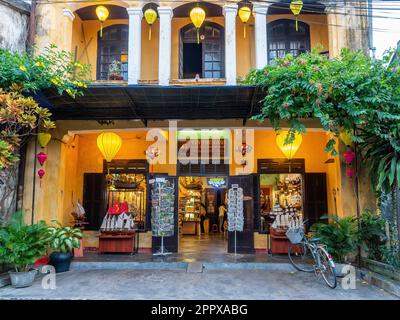 Boutique vendant des modèles de voiliers à Hoi an, province de Quang Nam, Vietnam. La vieille ville de Hoi an est un site classé au patrimoine mondial, et célèbre pour ses pros de puits Banque D'Images