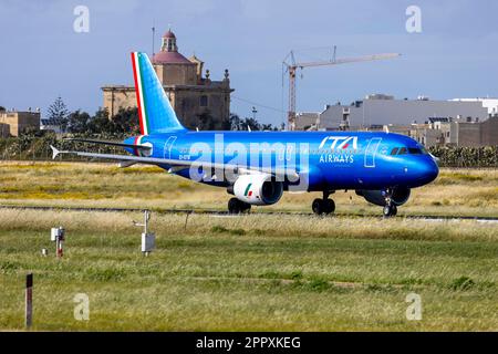 ITA Airways Airbus A320-216 (Reg.: EI-DTB) retournant à l'aéroport de Rome Fiumicino. Banque D'Images