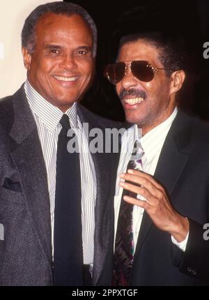 **PHOTO DE FICHIER** Harry Belafonte est décédé** Harry Belafonte et Richard Pryor 1991 Credit:John Barrett/PHOTOlink/MediaPunch Banque D'Images