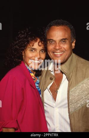 **PHOTO DE FICHIER** Harry Belafonte est décédé** Shari Belafonte et Harry Belafonte 27 juin 1987 crédit: Ralph Dominguez/MediaPunch Banque D'Images