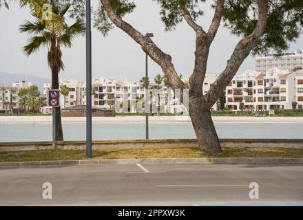 Alcudia Mallorca, la baie et la plage d'Alcudia, Majorque, Iles Baléares, Espagne. Banque D'Images