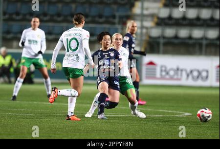 Linköpings no 29 Yuka Momiki pendant le match de football de lundi dans l'OBOS Damallsvenskan entre Linköping FC-Hammarby IF à l'arène Bilbörsen, Linköping, Suède. Banque D'Images