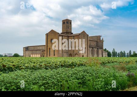 Excursion à vélo sur la rive droite du po : Valserena ou abbaye de San Martino dei Bocci, communément mais à tort connue sous le nom de monastère charhusien Banque D'Images