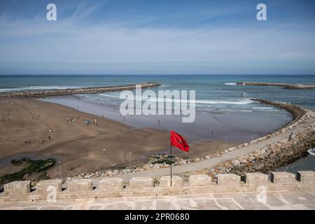 Plage de Rabat vue depuis les murs de la Kasbah des Udayas. Banque D'Images