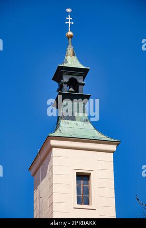 Château de Roztoky près de Prague au printemps ensoleillé. République tchèque. Banque D'Images