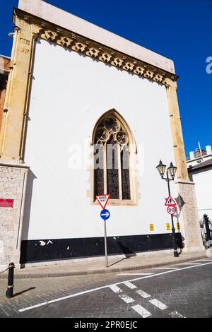 Le couvent, la résidence des gouverneurs et l'église de garnison de la chapelle des rois. Main Street, le territoire britannique d'outre-mer de Gibraltar, le Rocher de Gibraltar on Banque D'Images