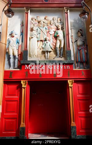 Sortie Musée Grévin dans le passage Jouffroy. Ce musée historique de la cire a ouvert ses portes en 1882. Banque D'Images