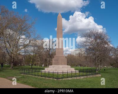 Le monument Speke, dédié à John Hanning Speke et conçu par Philip Hardwick, Kensington Gardens, Londres, Royaume-Uni. Banque D'Images