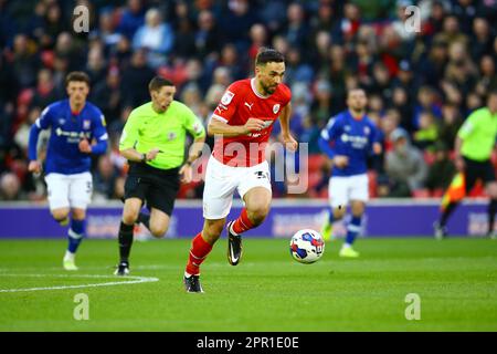 Oakwell Stadium, Barnsley, Angleterre - 25th avril 2023 Adam Phillips (30) de Barnsley - pendant le jeu Barnsley v Ipswich Town, Sky Bet League One, 2022/23, Oakwell Stadium, Barnsley, Angleterre - 22nd avril 2023 crédit: Arthur Haigh/WhiteRosePhotos/Alay Live News Banque D'Images