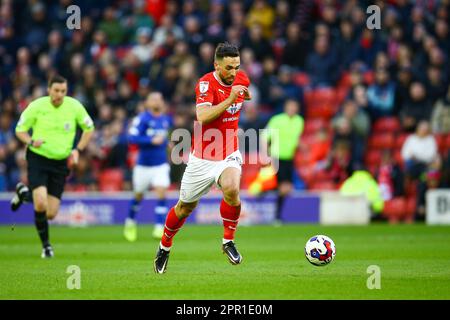 Oakwell Stadium, Barnsley, Angleterre - 25th avril 2023 Adam Phillips (30) de Barnsley - pendant le jeu Barnsley v Ipswich Town, Sky Bet League One, 2022/23, Oakwell Stadium, Barnsley, Angleterre - 22nd avril 2023 crédit: Arthur Haigh/WhiteRosePhotos/Alay Live News Banque D'Images