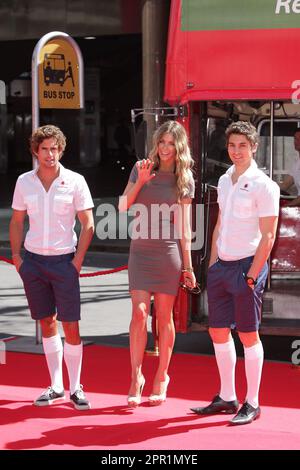 Jennifer Hawkins lance le premier voyage du Vodafone Bonus Bank bus, un bus à impériale de style londonien qui visitera les villes australiennes avec des produits bonus pour les membres du programme de fidélité Vodafone pour les clients prépayés. Sydney, Australie - 30.09.10 Banque D'Images