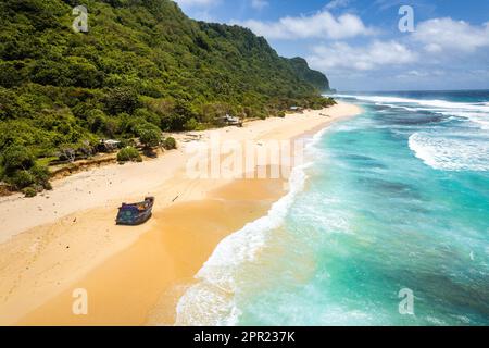 Vue aérienne de la plage de Nunggalan à Bali, Indonésie Banque D'Images